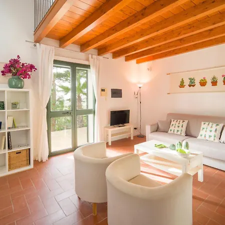 Casa Panoramica Tra Mare E Natura Holiday home *